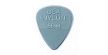 Lade das Bild in den Galerie-Viewer, Dunlop Nylon Standard Guitar Pick - 0,88 mm - 12 Stück
